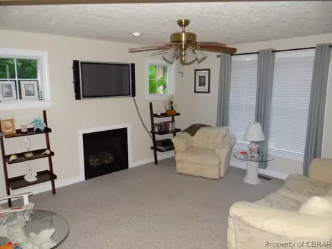 7958 Mountain Laurel Trl, Gloucester, VA 23061 photo 3