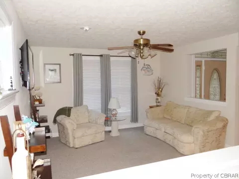 7958 Mountain Laurel Trl, Gloucester, VA 23061 photo 2