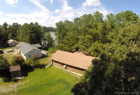 452 Hideaway Point Rd, Topping, VA 23169 photo 2