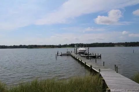7140 Ware River Dr, Gloucester, VA 23061 photo 1