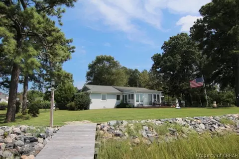 7140 Ware River Dr, Gloucester, VA 23061 photo 5