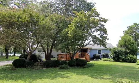 7140 Ware River Dr, Gloucester, VA 23061 photo 2