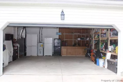 7133 Brendan Ct, Gloucester, VA 23061 photo 2