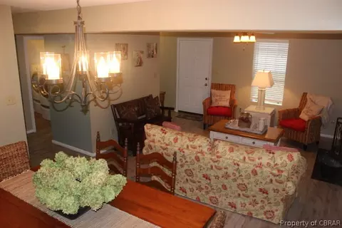 7133 Brendan Ct, Gloucester, VA 23061 photo 8