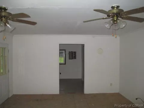 4875 Fletcher Rd, Gloucester, VA 23061 photo 3