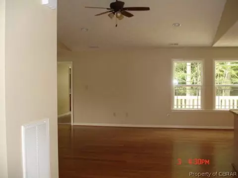 7236 Jeffrey Dr, Gloucester, VA 23061 photo 3