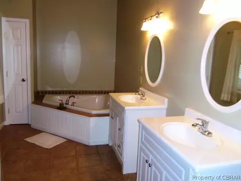 5342 Merganser Cir, Gloucester, VA 23061 photo 5