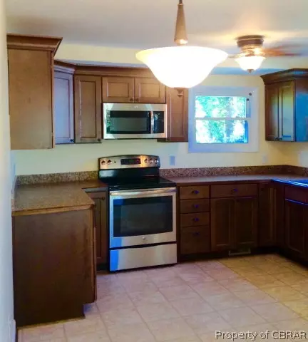 1484 Laurens Rd, Gloucester Point, VA 23062 photo 8