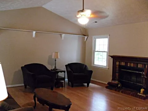 4472 Old Squaw Ln, Gloucester, VA 23061 photo 14