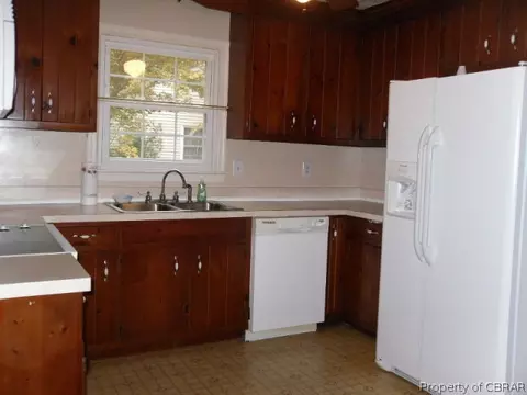 4472 Old Squaw Ln, Gloucester, VA 23061 photo 8