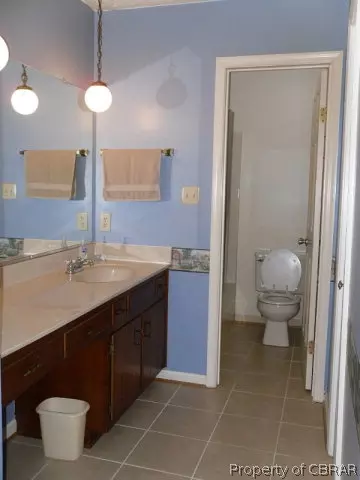 4472 Old Squaw Ln, Gloucester, VA 23061 photo 12