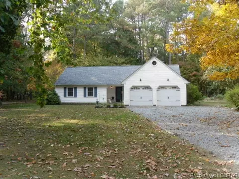 4472 Old Squaw Ln, Gloucester, VA 23061 photo 1