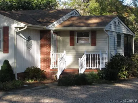 1489 Laurens Rd, Gloucester Point, VA 23062 photo 4