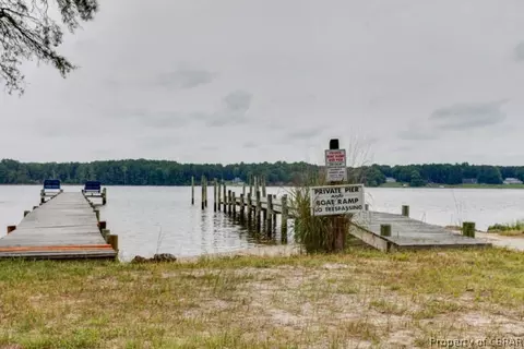 8154 Riverview Dr, Gloucester, VA 23061 photo 31