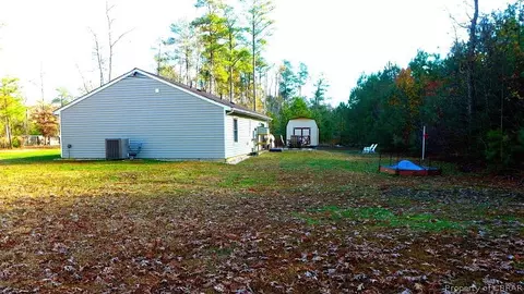 7585 Walnut Rd, Gloucester, VA 23061 photo 4