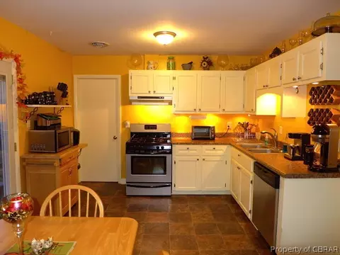 7585 Walnut Rd, Gloucester, VA 23061 photo 8