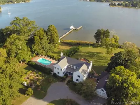 6736 Ware Neck Rd, Gloucester, VA 23061 photo 1
