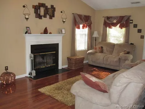 8269 Kitchener Dr, Gloucester, VA 23061 photo 3