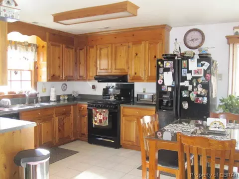 6248 Glenns Rd, Gloucester, VA 23061 photo 5
