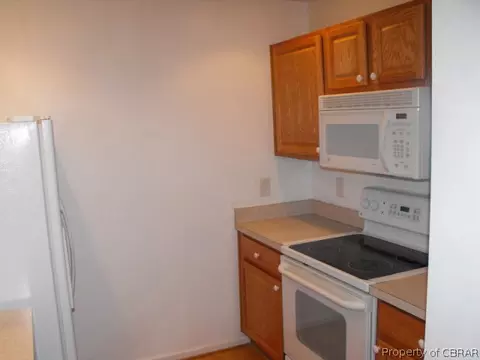 7753 The Points Pl, Gloucester Point, VA 23062 photo 8