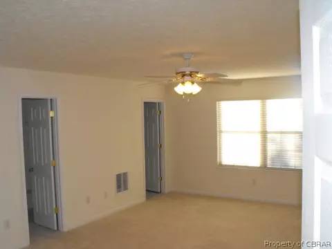 7753 The Points Pl, Gloucester Point, VA 23062 photo 12
