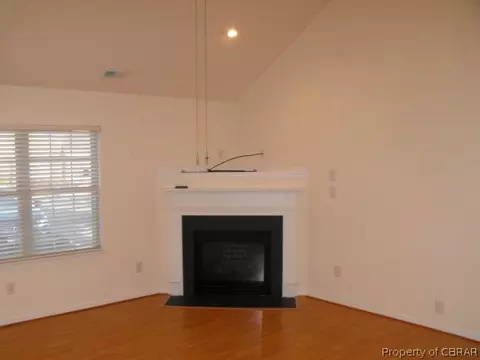 7753 The Points Pl, Gloucester Point, VA 23062 photo 10