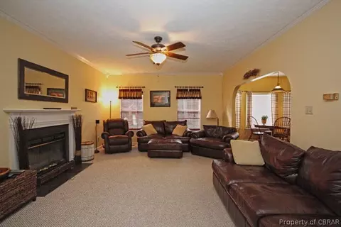 7532 Founders Mill Way E, Gloucester, VA 23061 photo 6