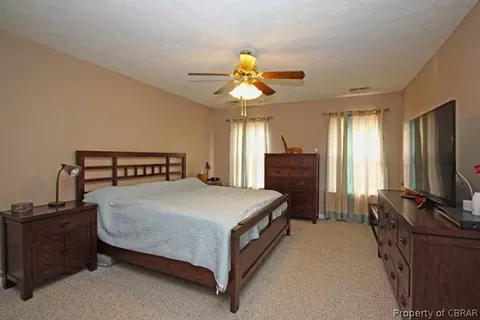 7532 Founders Mill Way E, Gloucester, VA 23061 photo 12
