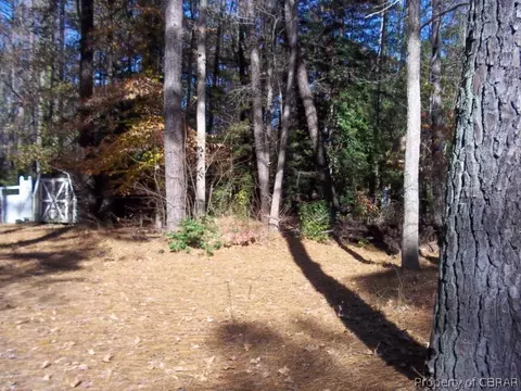 9064 Indian Rd, Gloucester, VA 23061 photo 3