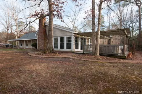 7764 Beaver Dr, Gloucester, VA 23061 photo 3