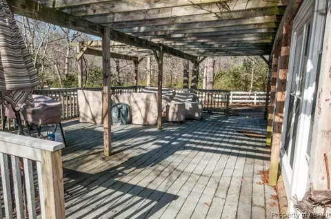 7764 Beaver Dr, Gloucester, VA 23061 photo 5