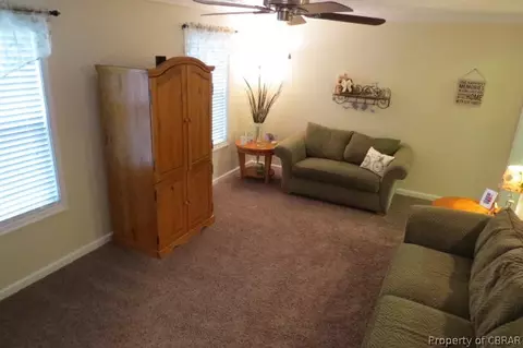 7182 Jeffrey Dr, Gloucester, VA 23061 photo 10