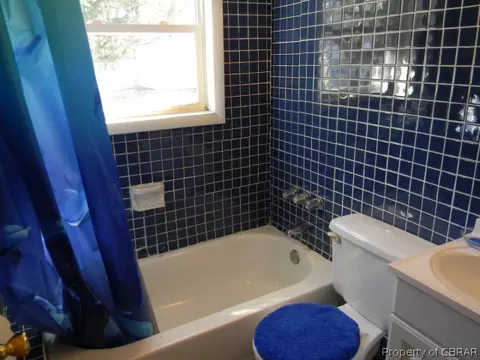 8212 Riverview Dr, Gloucester, VA 23061 photo 10