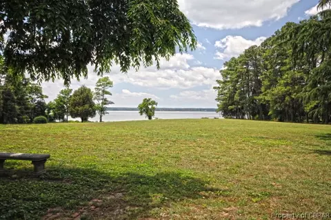 5018 Weaver Ln, Gloucester, VA 23061 photo 4