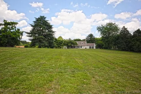 5018 Weaver Ln, Gloucester, VA 23061 photo 1