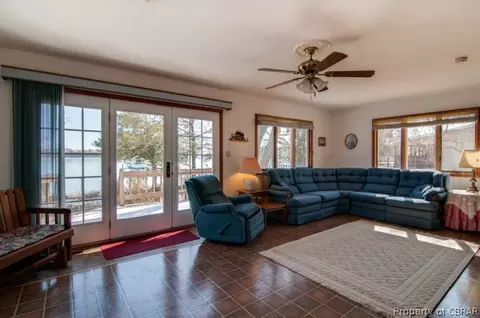 11269 Water View Pl, Gloucester, VA 23061 photo 8