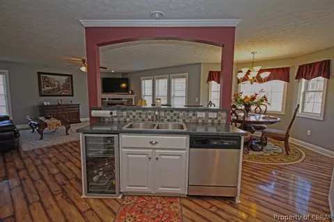 5297 Liberty Ct, Gloucester, VA 23061 photo 7