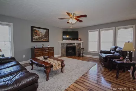 5297 Liberty Ct, Gloucester, VA 23061 photo 3