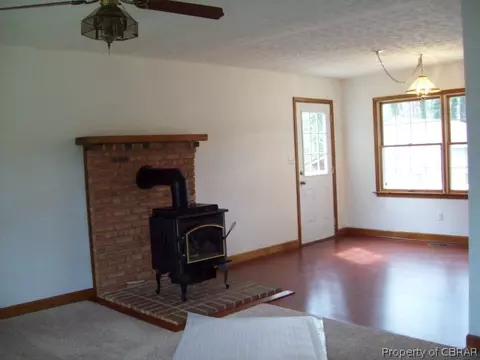 6480 Meadow Dr, Gloucester, VA 23061 photo 9