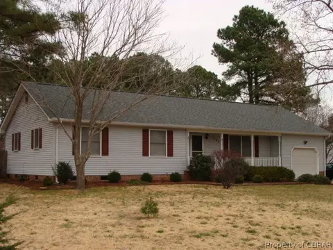 1863 Highland Dr, Gloucester Point, VA 23062 photo 1
