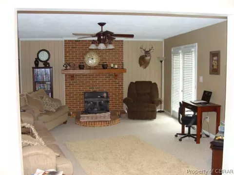 1863 Highland Dr, Gloucester Point, VA 23062 photo 7