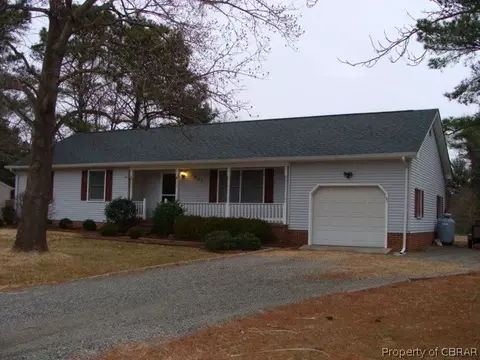 1863 Highland Dr, Gloucester Point, VA 23062 photo 2