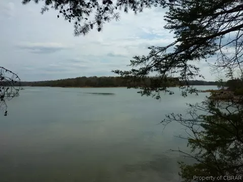 303 Berkeley Forest Rd, Weems, VA 22576 photo 2