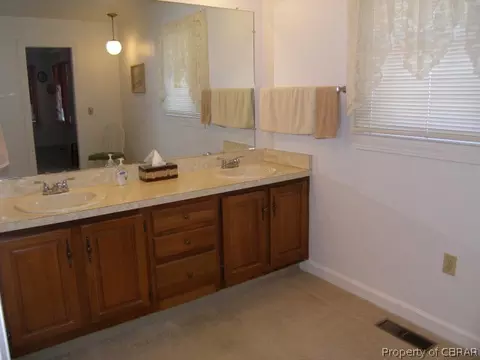 241 Bluffield Ln, Lancaster, VA 22503 photo 10