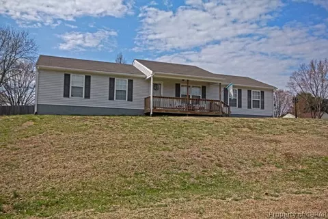 7724 Rob Ln, Gloucester, VA 23061 photo 1