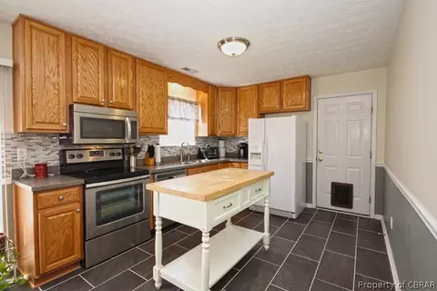 7724 Rob Ln, Gloucester, VA 23061 photo 5