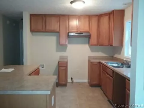 9386 Sheldon Ln, Gloucester, VA 23061 photo 6