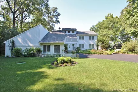 526 Yankee Point Rd, Lancaster, VA 22503 photo 3