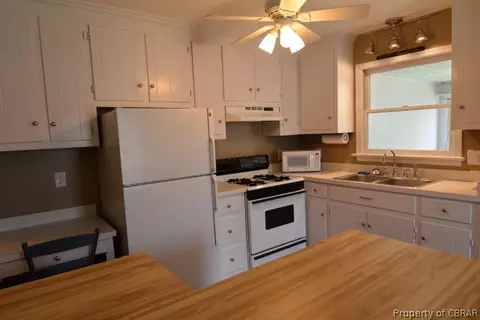 7035 Potter Ln, Gloucester, VA 23061 photo 10