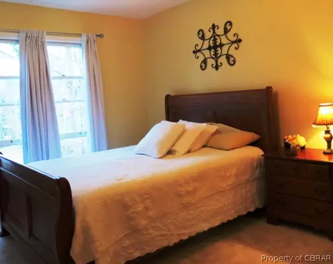 7406 Battery Dr, Gloucester Point, VA 23062 photo 11